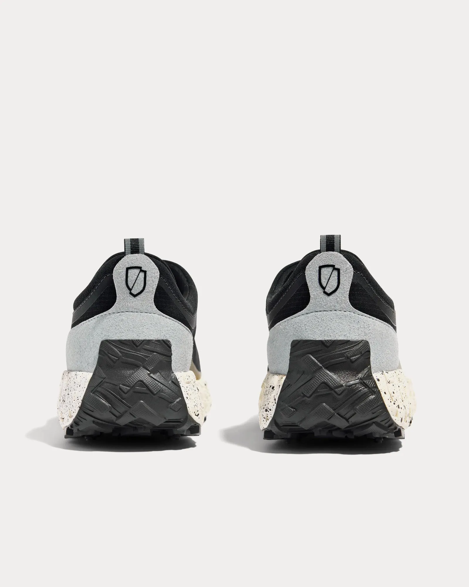 003 M Quarry Running Shoes