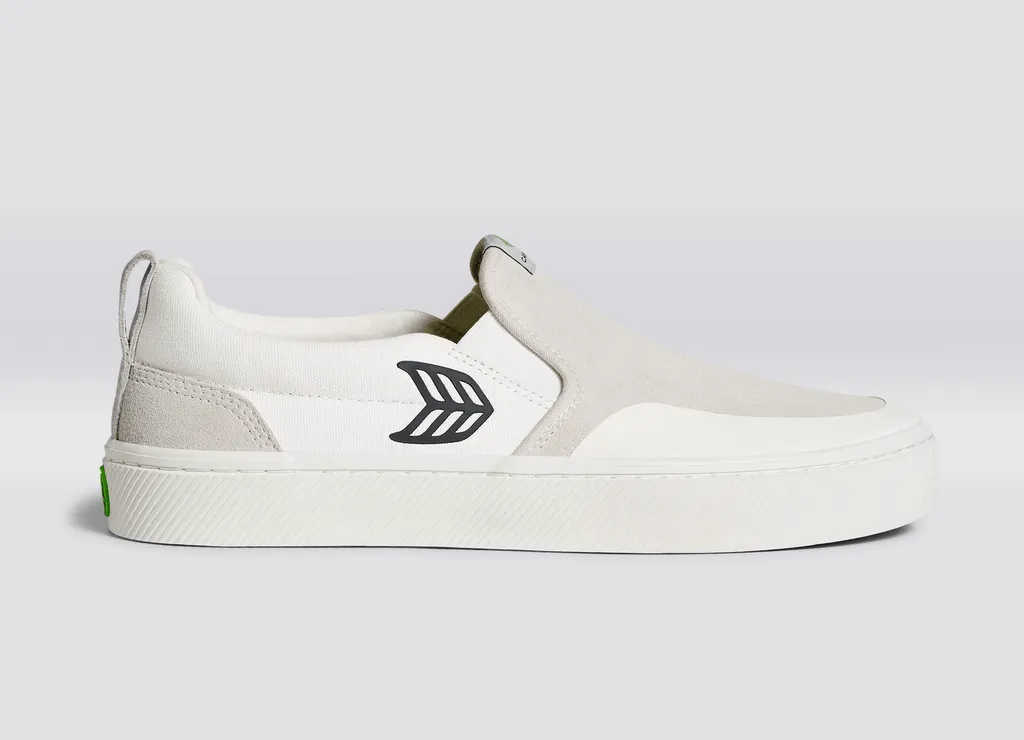 Cariuma Slip-On Skate Pro Off-White Vintage/Black (In Store Pickup Only)