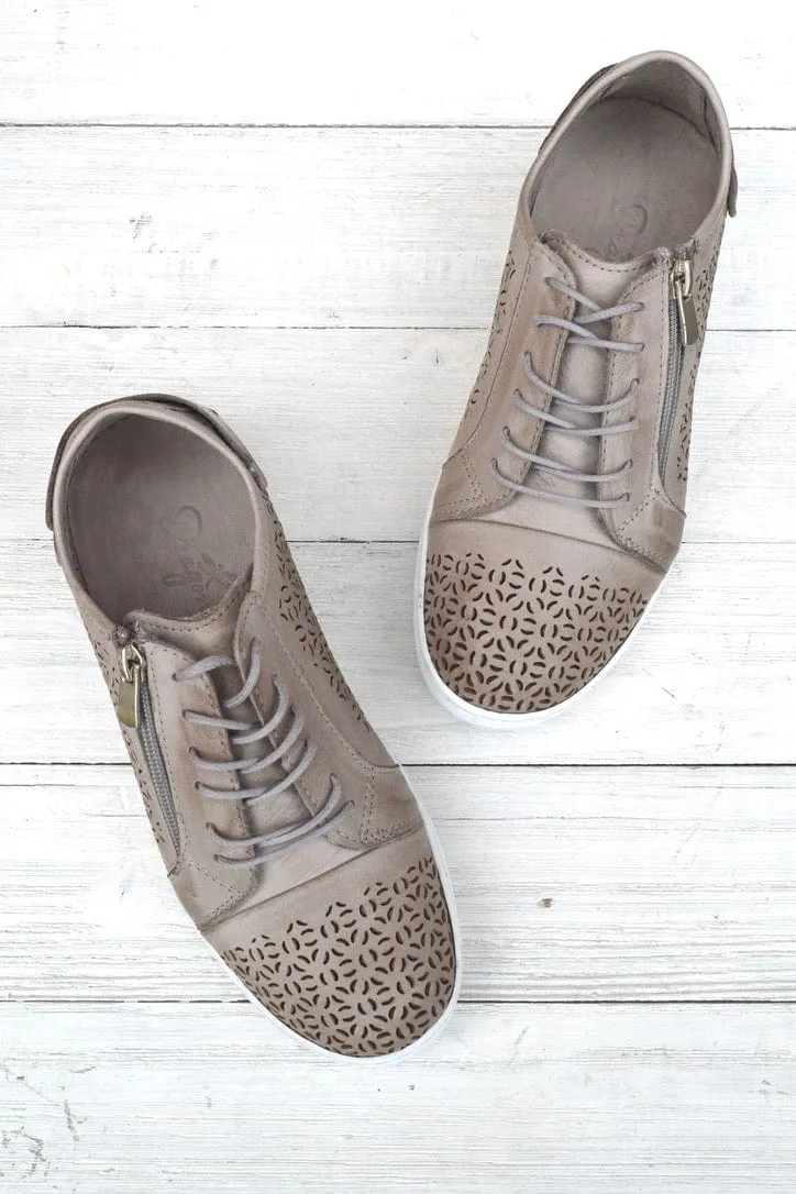 Dragonfly Women's Zip Perf Sneakers- Taupe