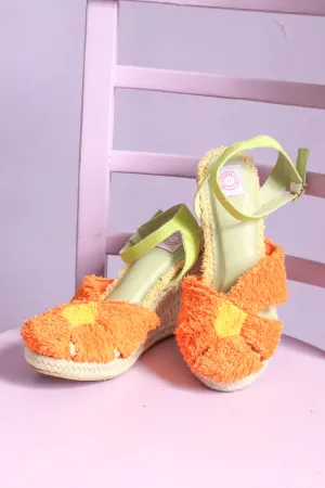 Orange Daisy Wedges AU6 - Re(sh)use