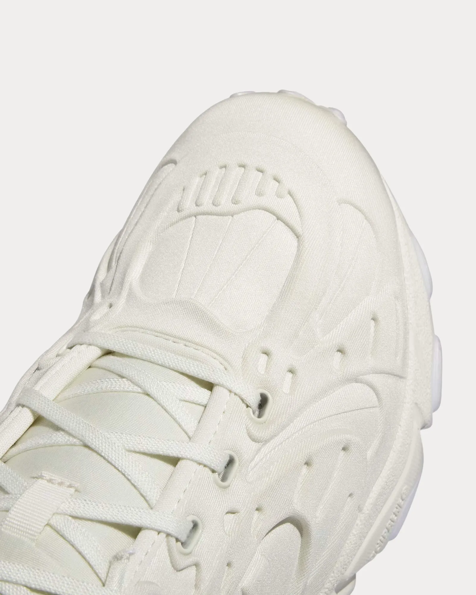 Savage Off White / Off White / Cloud White Low Top Sneakers