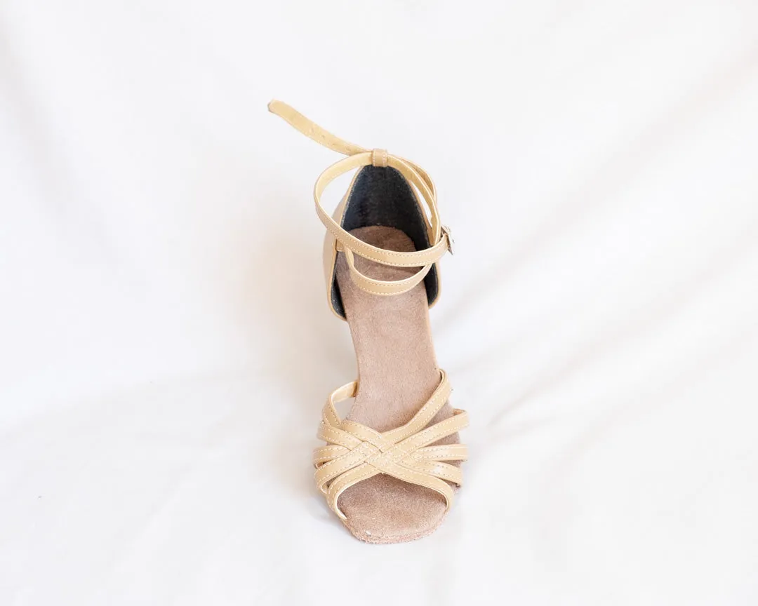 Strappy sandal 2.5"